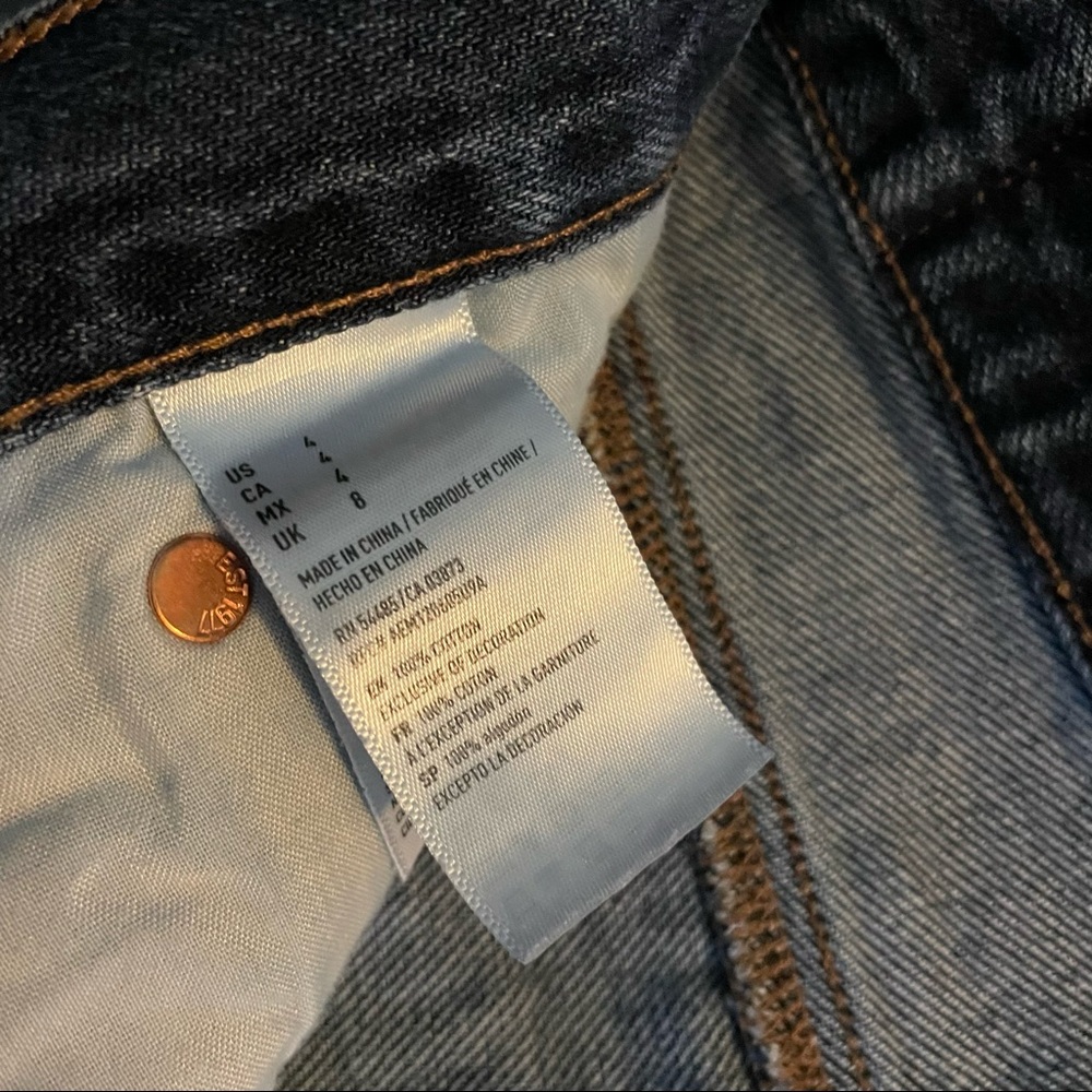 Like New AE Shorts - Picture 5 of 7